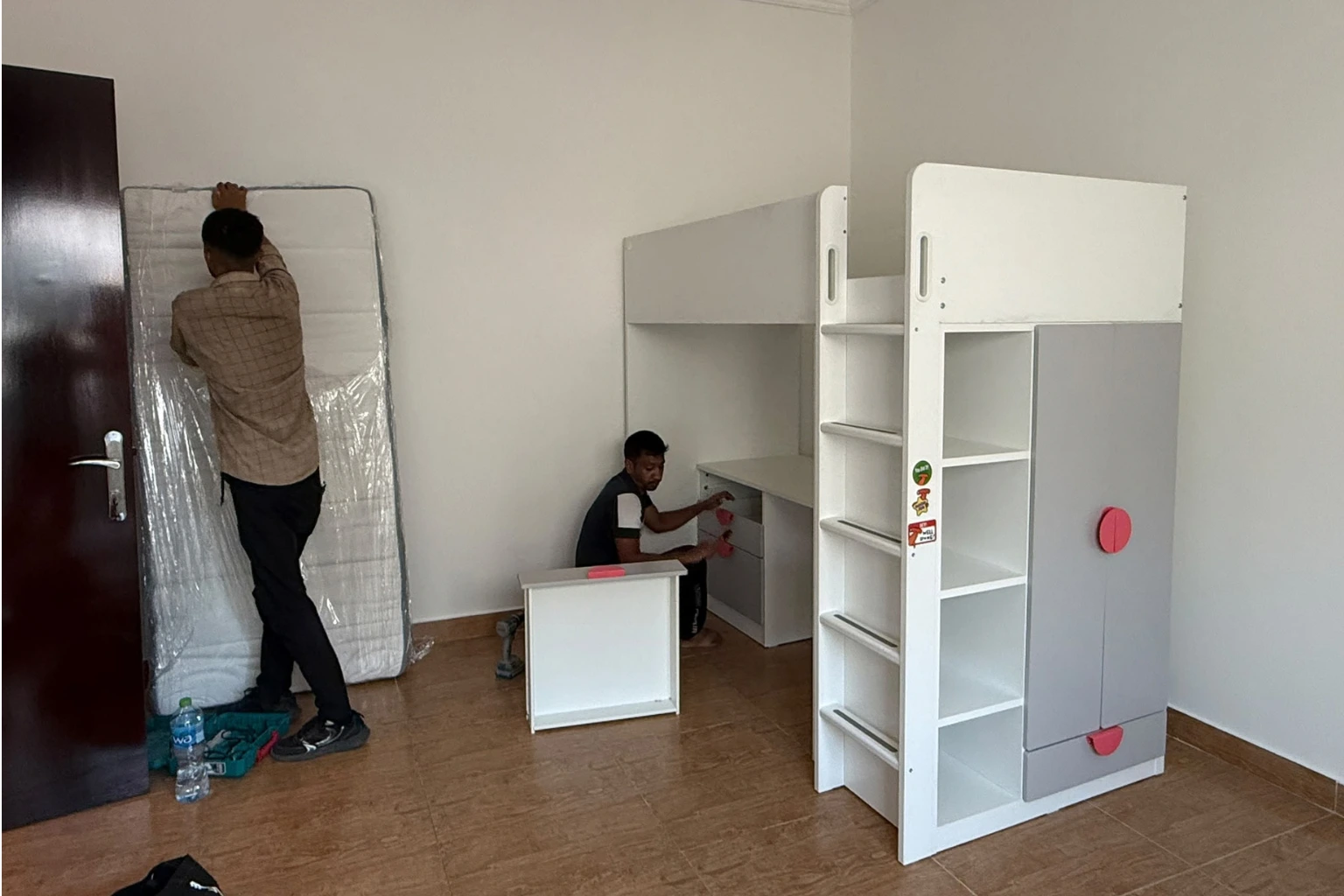 showroom moving and furniture installations
