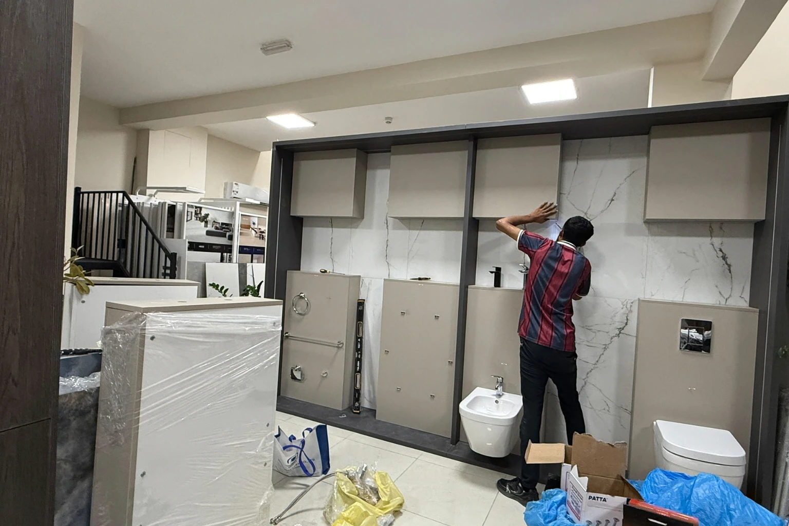 Showroom moving and setup doha city