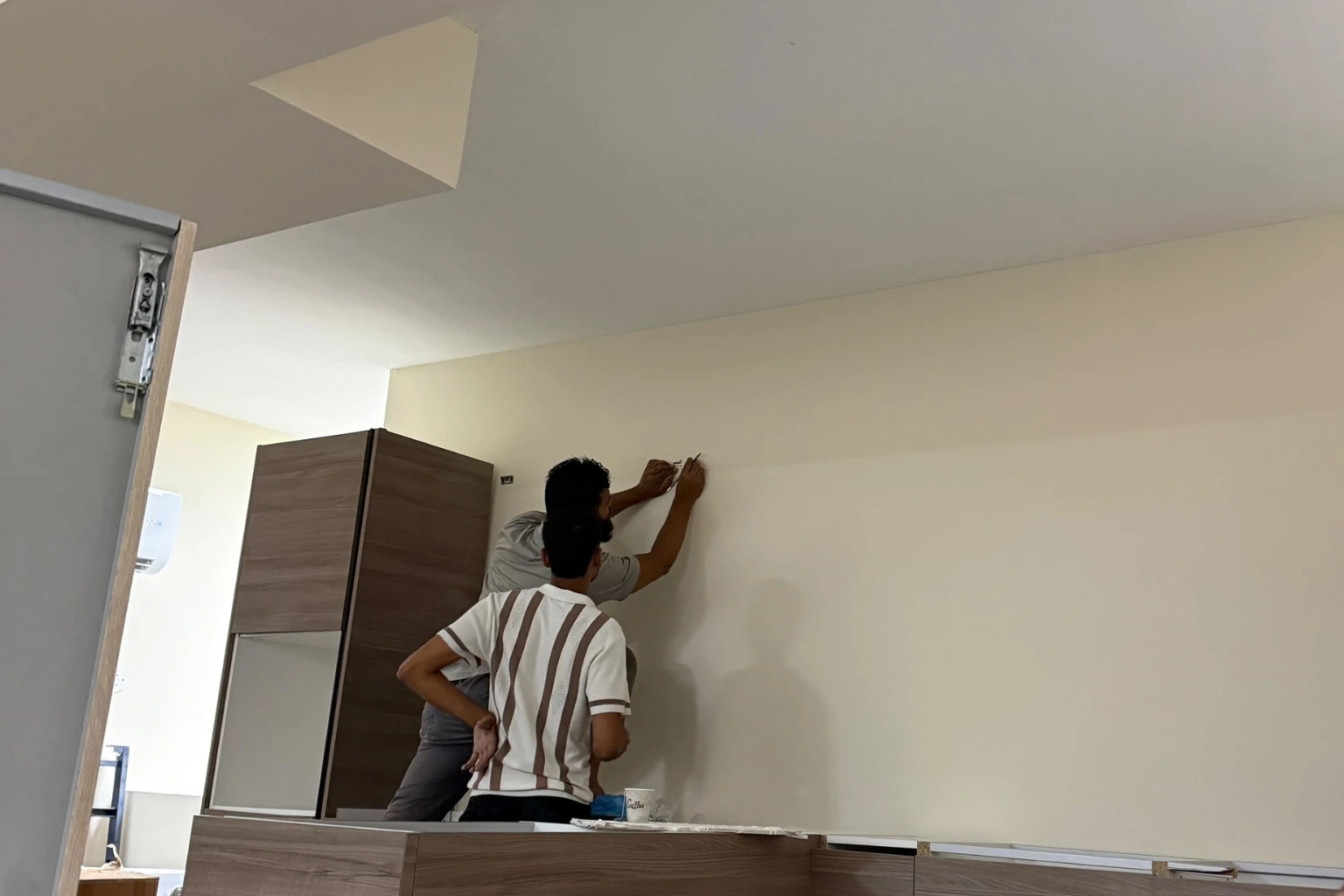 showroom shifting and setup